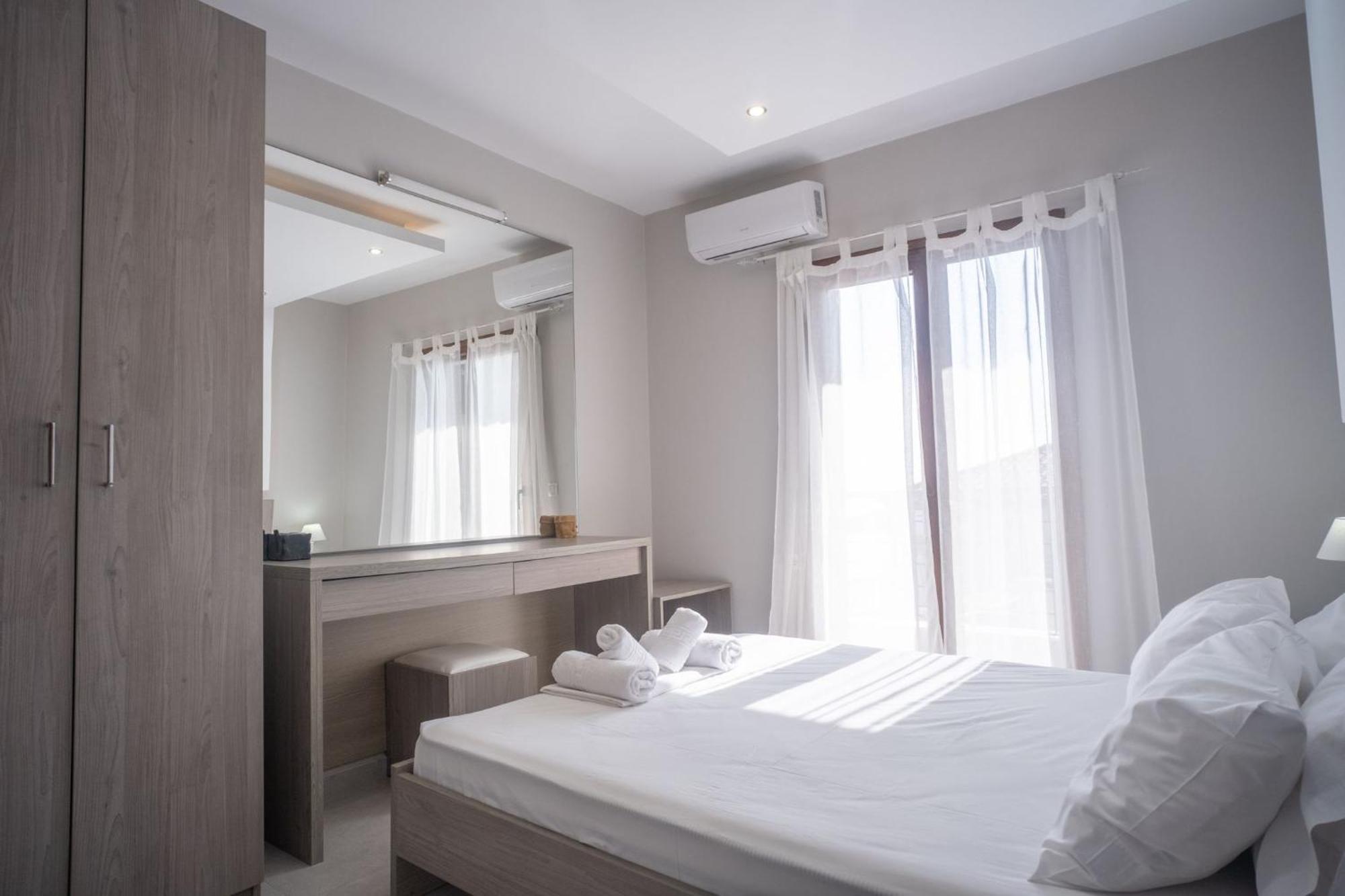 Brezza Marina House Apartment อาฟิโตส ภายนอก รูปภาพ